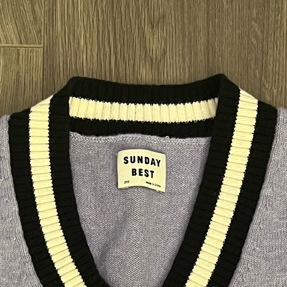 Aritzia Sunday Best Women Quinn Sweater Vest - Picture 6 of 6